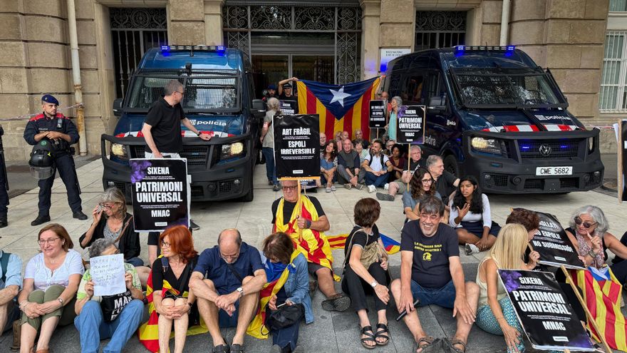 Els tècnics del govern d&#039;Aragó accedeixen al MNAC per estudiar les pintures murals de Sixena