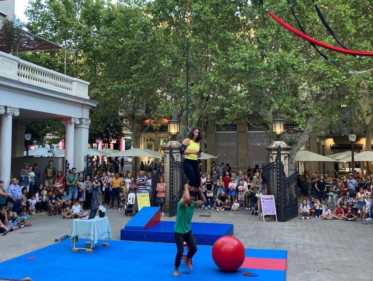 La ‘Mostra’ de alumnos de LaCrica, ayer por la tarde en el patio del Teatre Kursaal