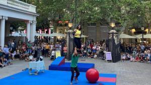 La ‘Mostra’ de alumnos de LaCrica, ayer por la tarde en el patio del Teatre Kursaal
