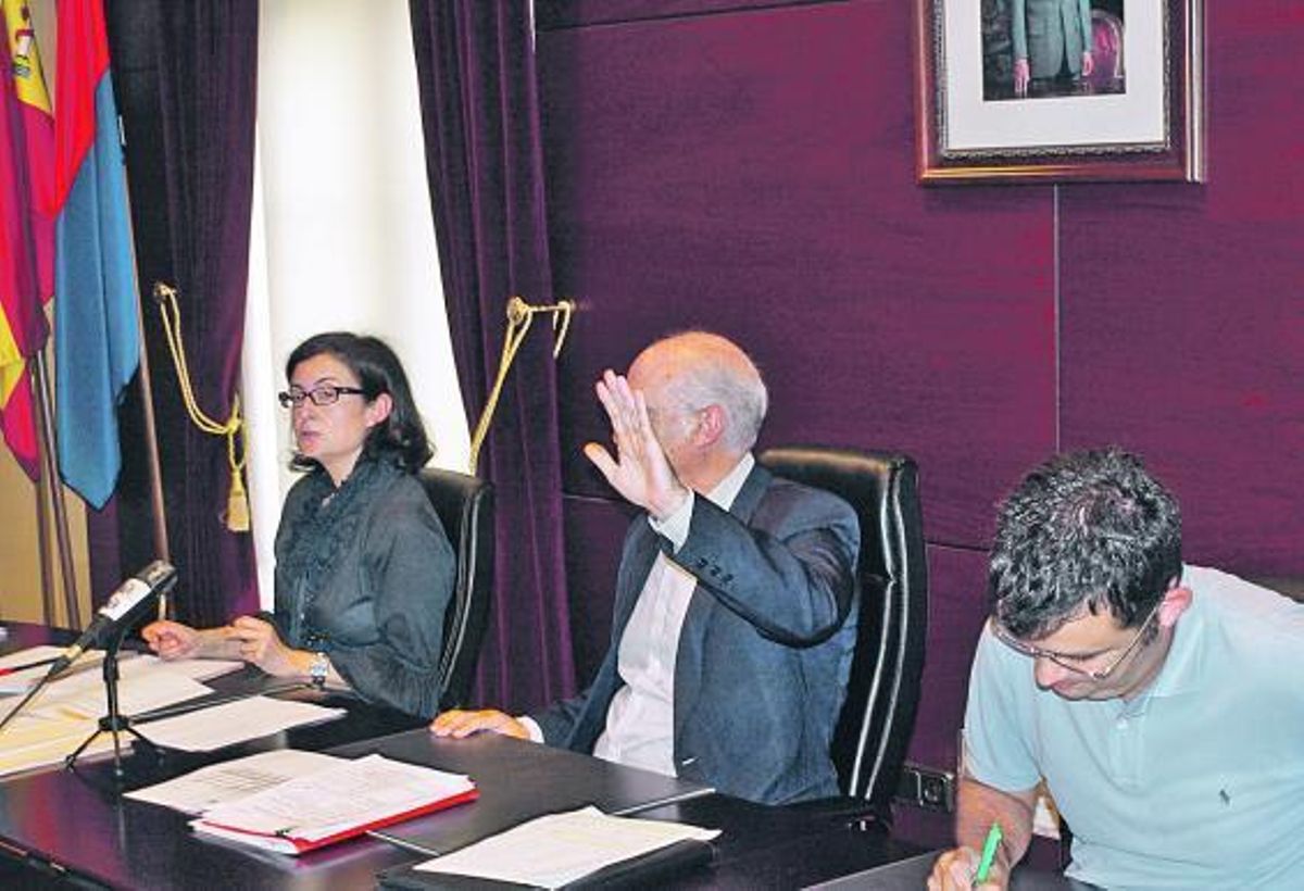 La oposición deja sin sueldos al alcalde de Noreña y a los concejales de su gobierno