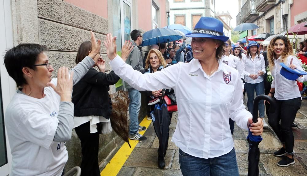 Las calles de la villa del Baixo Miño se llenan de felicidad para festejar la Liga del Mecalia Guardés