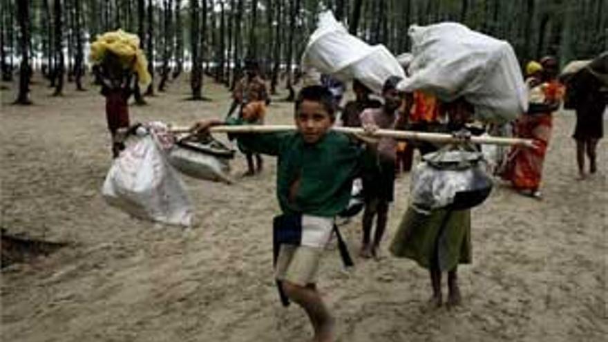 El huracán &quot;Sidr&quot; destroza Bangladesh dejando cientos de muertos