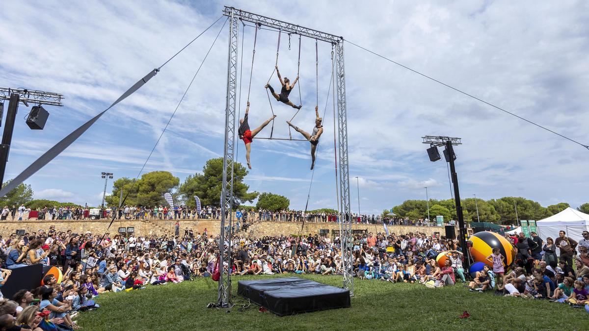 Los espectáculos de circo invaden el Castell de Montjuïc.