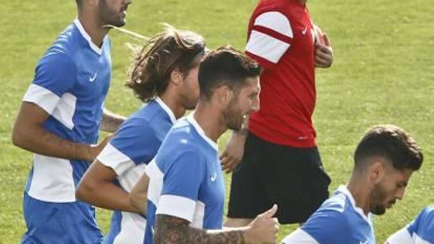 Tevenet observa en un entrenamiento a Fernando Román, Checa, Rojas y Juanma Espinosa.