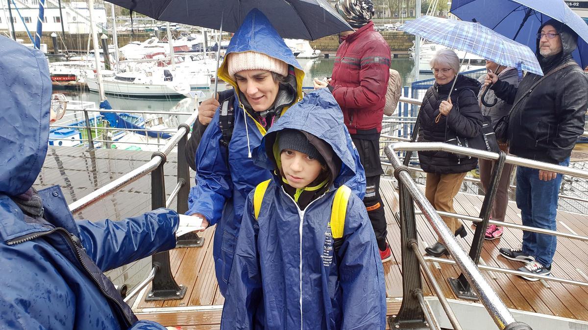 La lluvia no agua la Semana Santa en Cíes