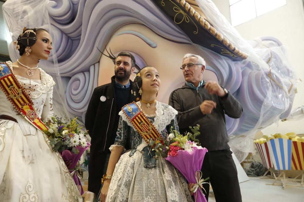 Visita de Ribó y las Falleras Mayores a la Ciudad del Artista Fallero