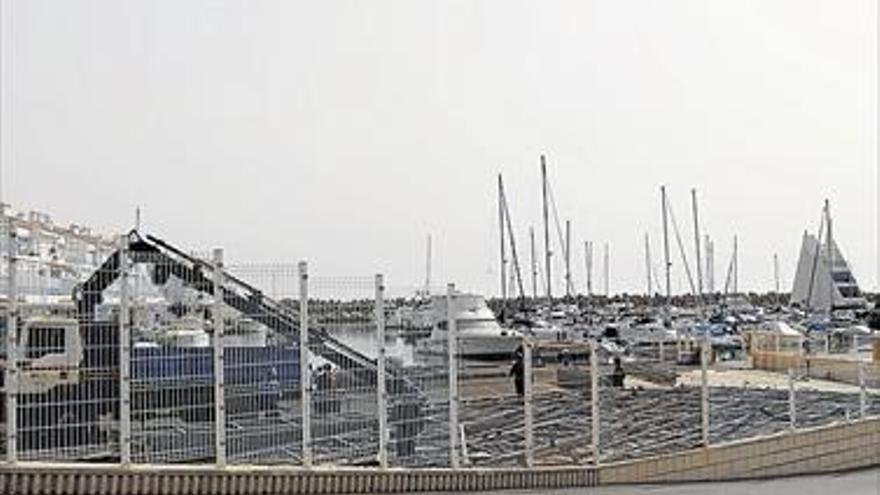 El mar y las montañas, visibles desde el puerto tras 9 años