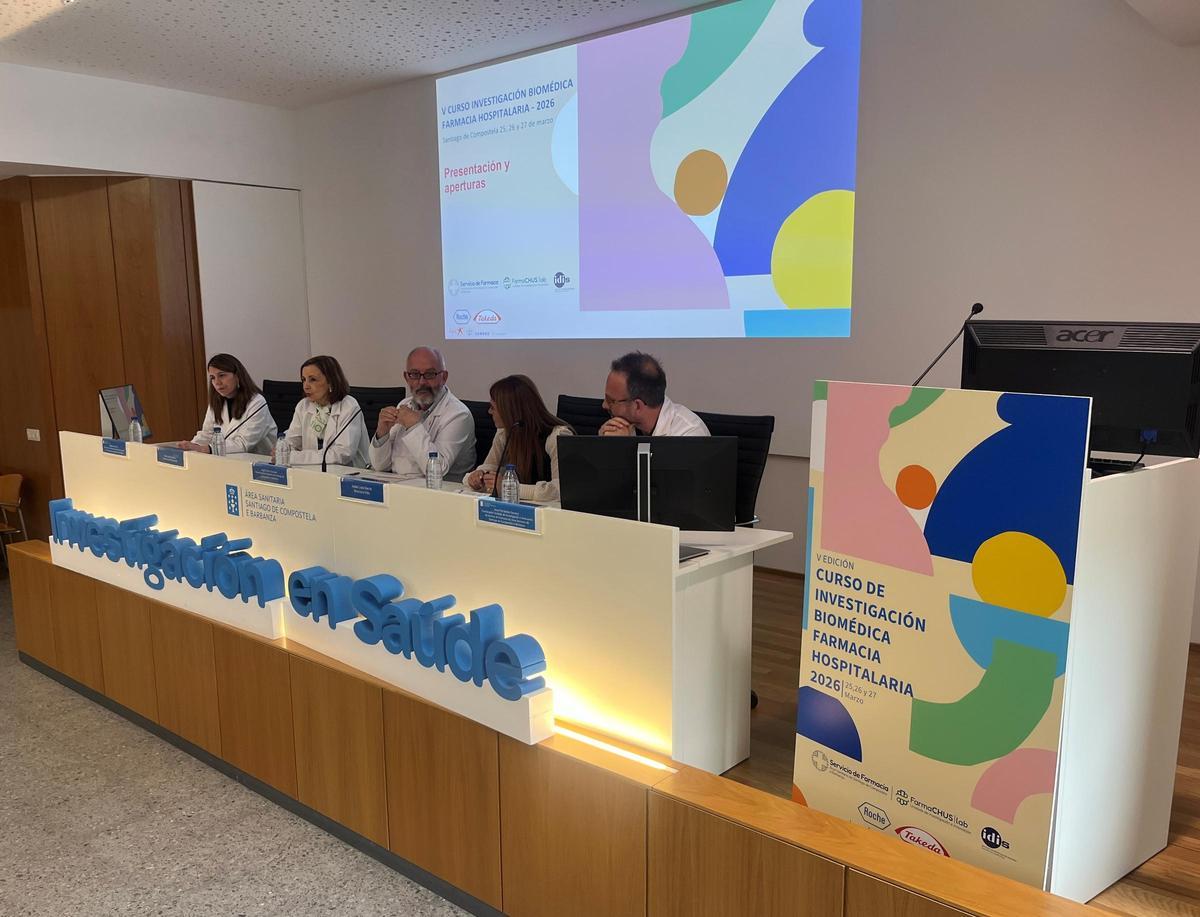 Irene Zarra, Luz Couce, Ángel Facio, Isabel Lista y Anxo Fernández en la inauguración del curso en el Clínico de Santiago.