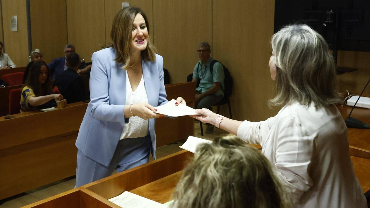 María José Catalá recoge sus credenciales como futura concejala y alcaldesa de València.