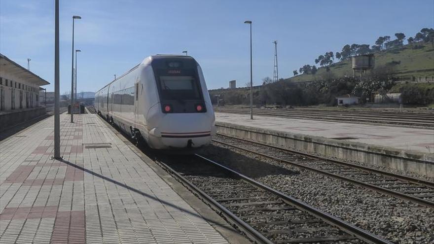 Adif abre el trámite para la electrificación a Puertollano