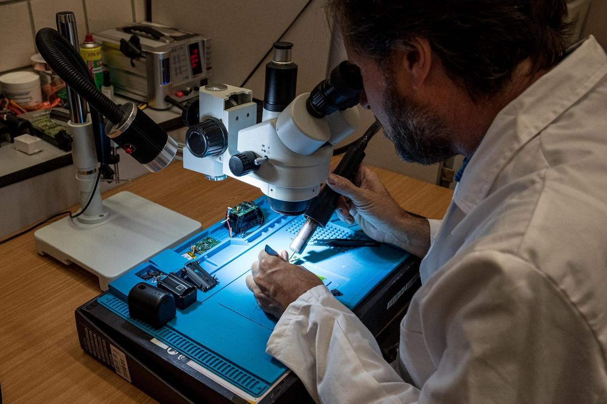 La investigación básica y la ingeniería electrónica de Glucube ha sido desarrollada por su equipo en Sevilla.