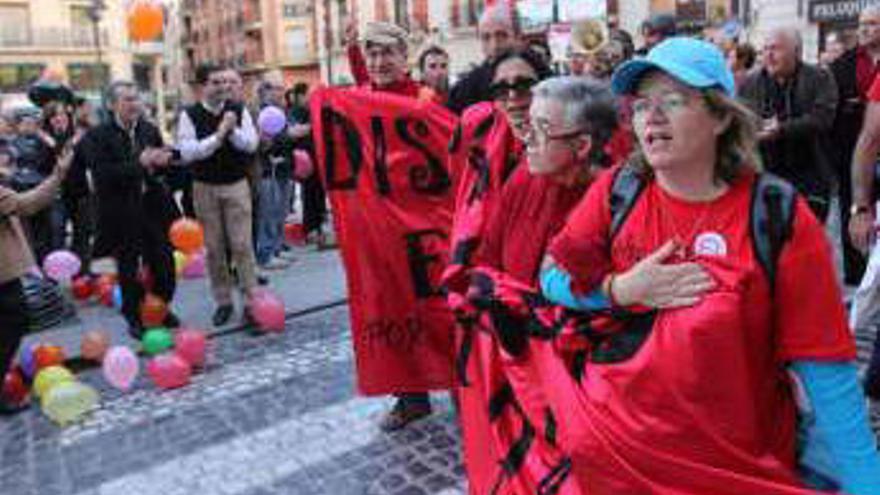 La marcha de la discapacidad culmina en Valencia ante la indiferencia del Consell