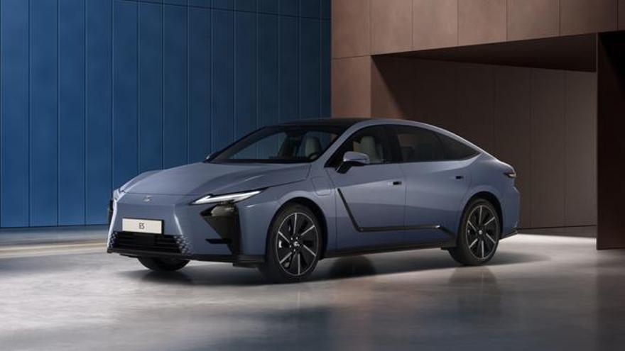 El nuevo Lexus ES llega al rescate de las berlinas