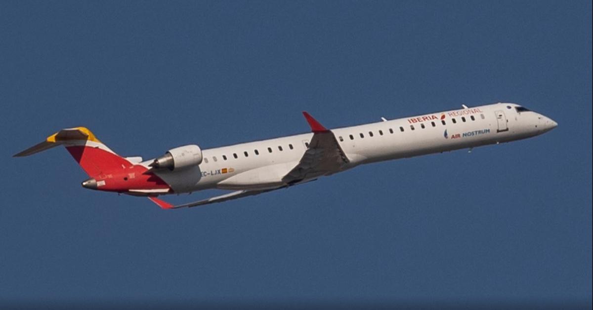 Un avión de Air Nostrum despega de Manises