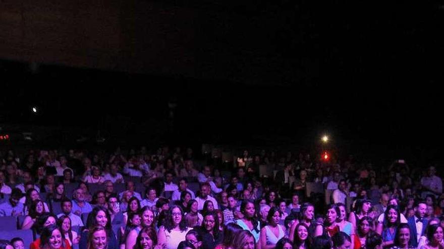 Acto de graduación, ayer, en el Auditorio. // J.Regal