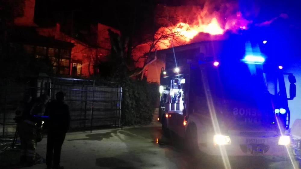 Incendio de un negocio en la Plaza Mayor de Toro