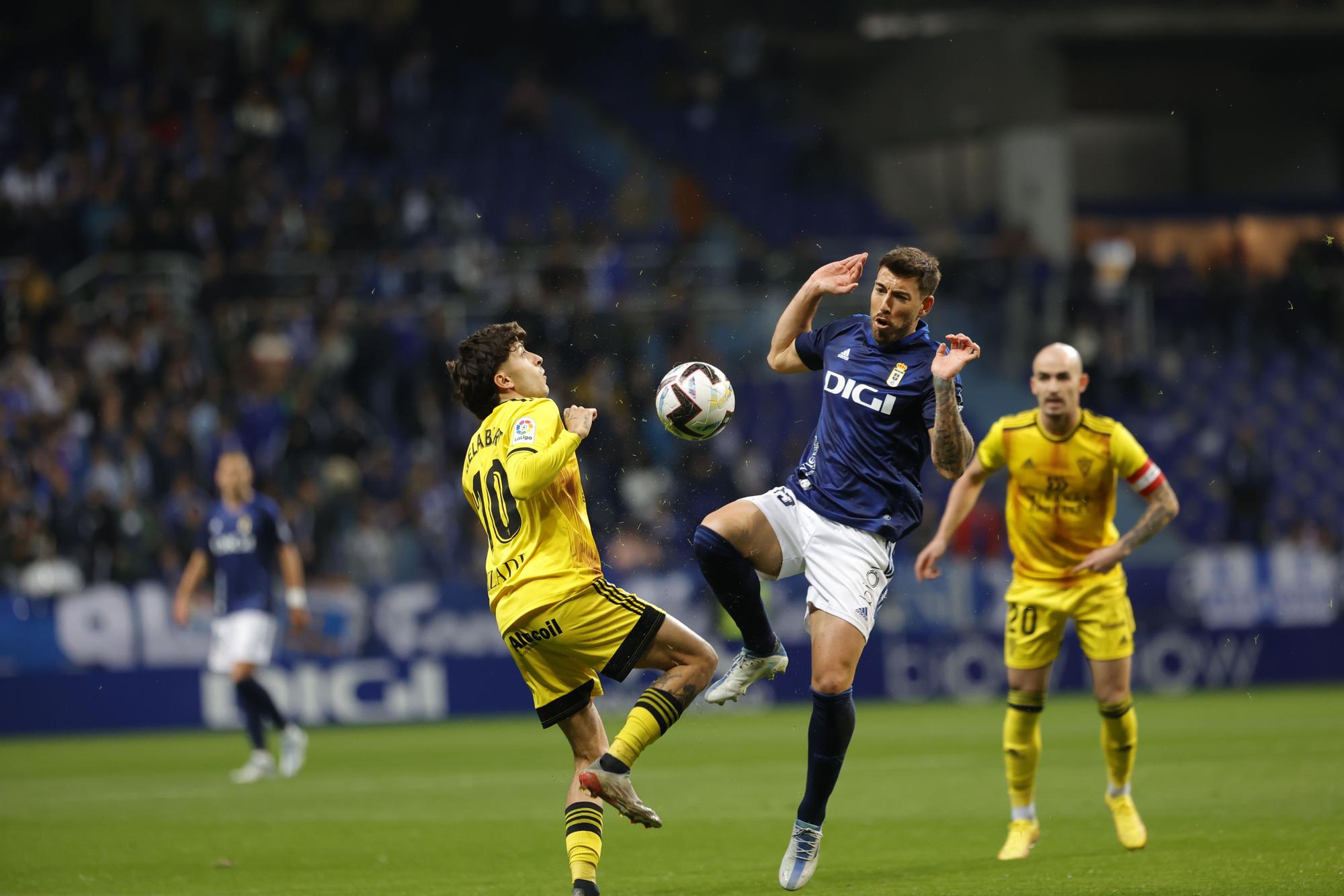 EN IMÁGENES: El Oviedo gana en casa por 1-0 frente al Mirandés