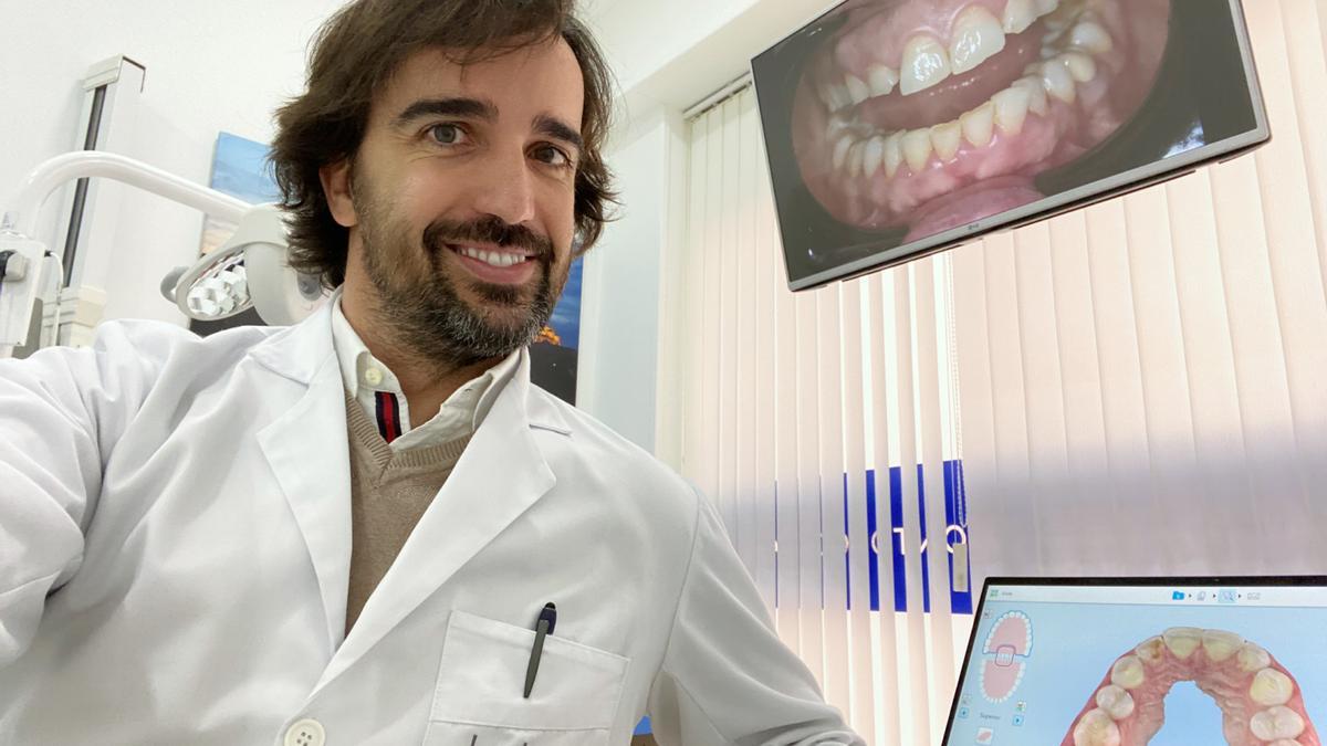 Fernando Lobato Rodríguez, director médico de Lobato Clínica Dental.