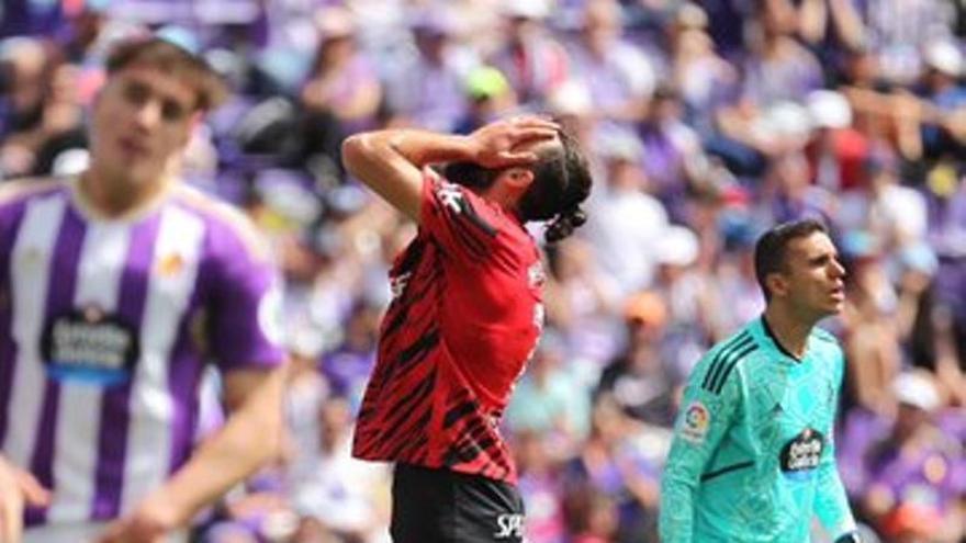 Vedat Muriqi se lamenta tras una oportunidad errada en el encuentro frente al Valladolid.