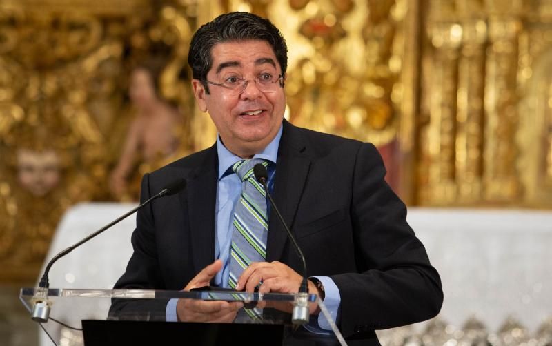 Entrega de la rehabilitación del retablo de la Virgen de Los Remedios en la Catedral de La Laguna