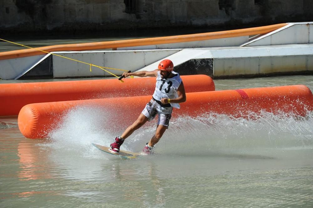 Exhibición de Wakeboard en el Río Segura