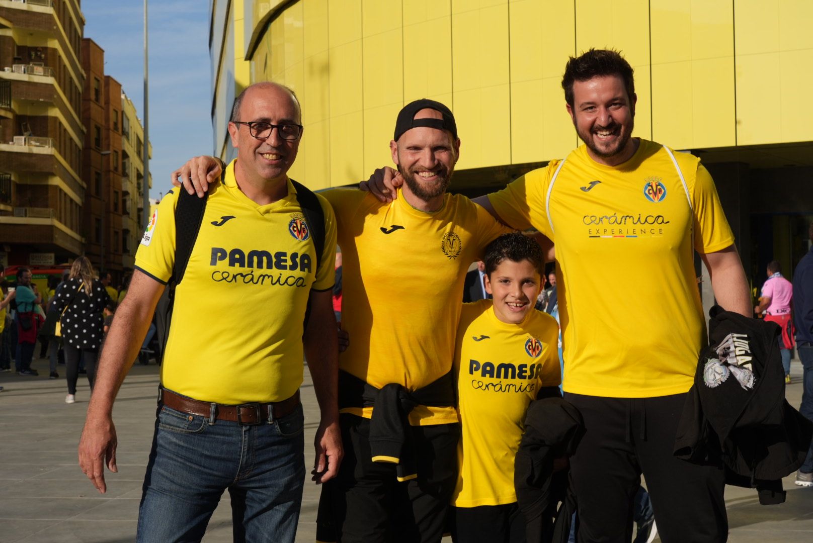 La afición del Villarreal en el partido contra el Espanyol en La Cerámica