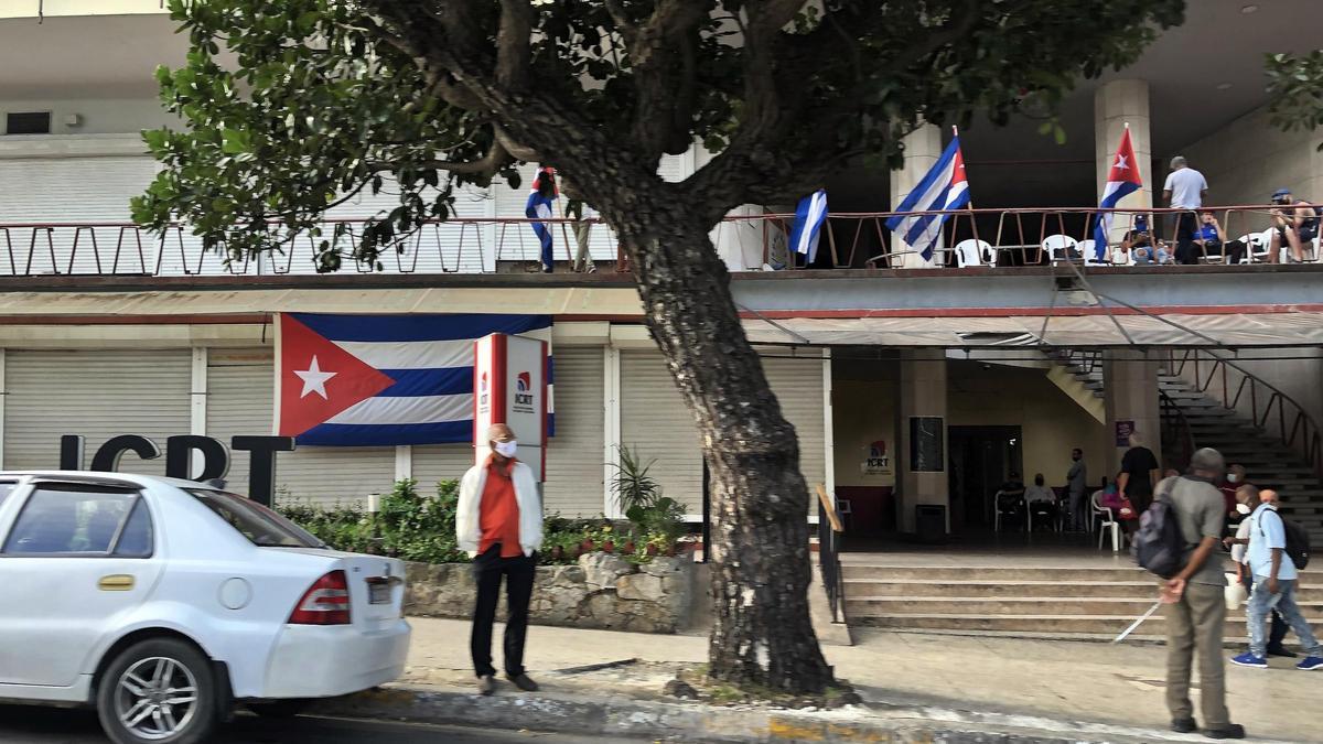 Calma en las calles de La Habana en Cuba.