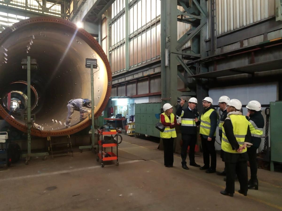 Obreros en una industria.