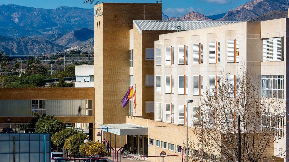 El Hospital Comarcal Marina Baixa continúa con el déficit de camas.