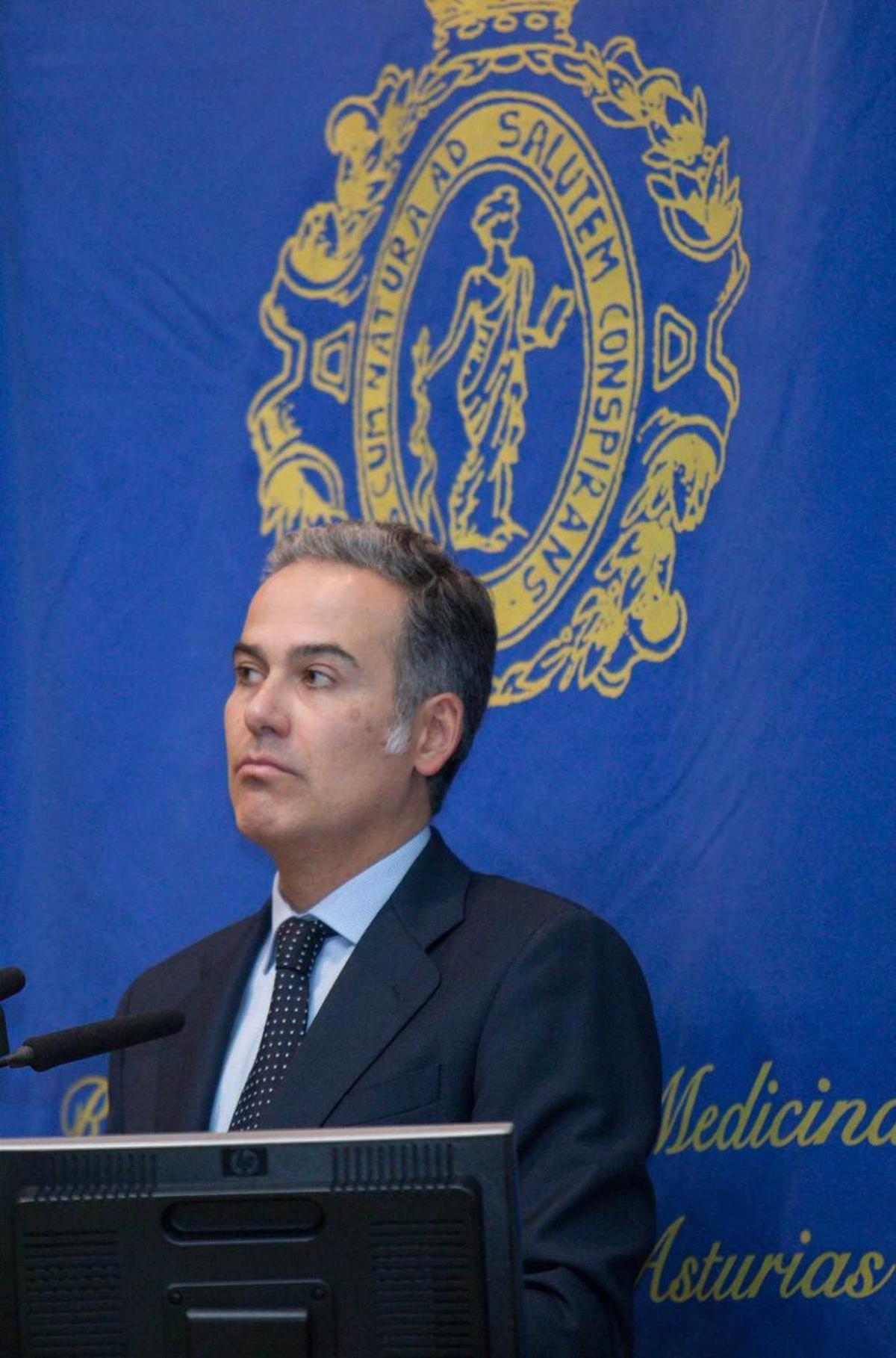 Pedro Vega, neurorradiólogo del HUCA, pide una atención más precoz para el ictus