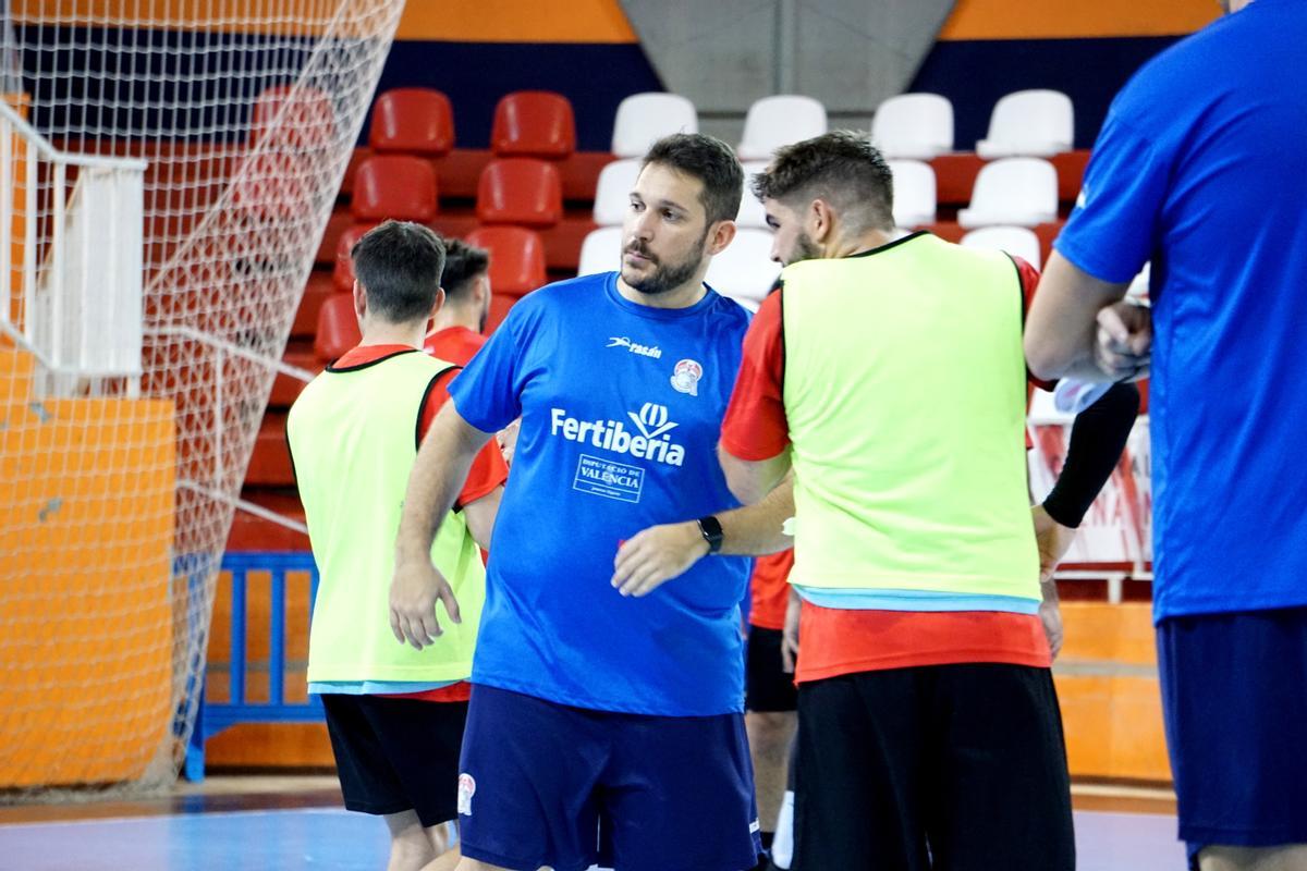 Toni Malla, nuevo entrenador del equipo de División de Honor Plata, tiene el objetivo de devolver el club a la ASOBAL