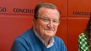 Muere ahogado en una playa de O Grove Carlos Nieves, histórico concejal del PSOE de Santiago que estuvo 24 años en Raxoi