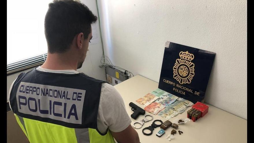 Detenido un joven que traficaba con droga en el centro de Alicante