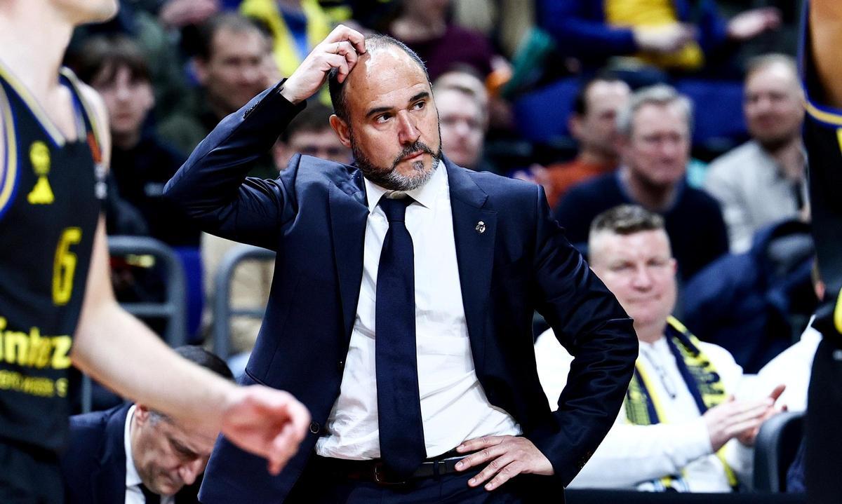 Chus Mateo no entiende que todavía no haya renovado su contrato con el Madrid