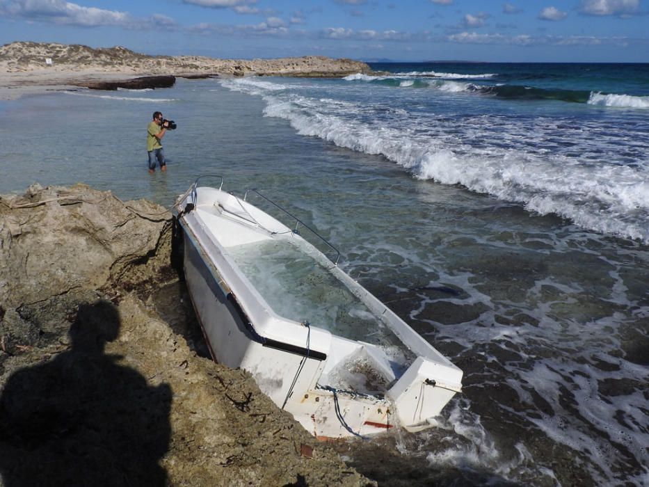 Llega una patera a Formentera