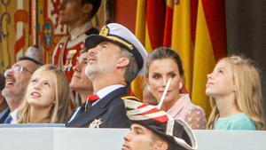 12/10/2019 (I-D) La princesa Leonor, el Rey Felipe VI, la Reina Letizia y la infanta SofÃ­a, asisten al desfile del DÃ­a de la Fiesta Nacional, en Madrid (EspaÃ±a) a 12 de octubre de 2019.