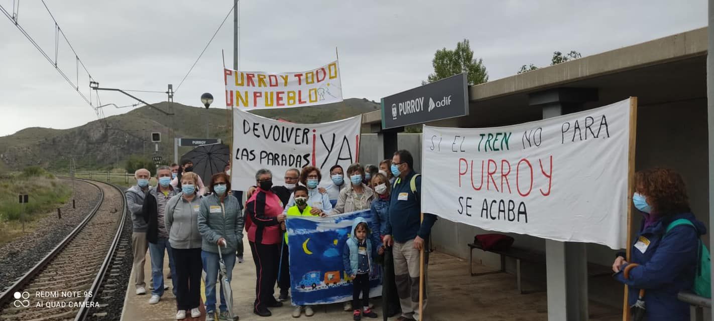 Cientos de personas claman por el futuro del tren en Aragón