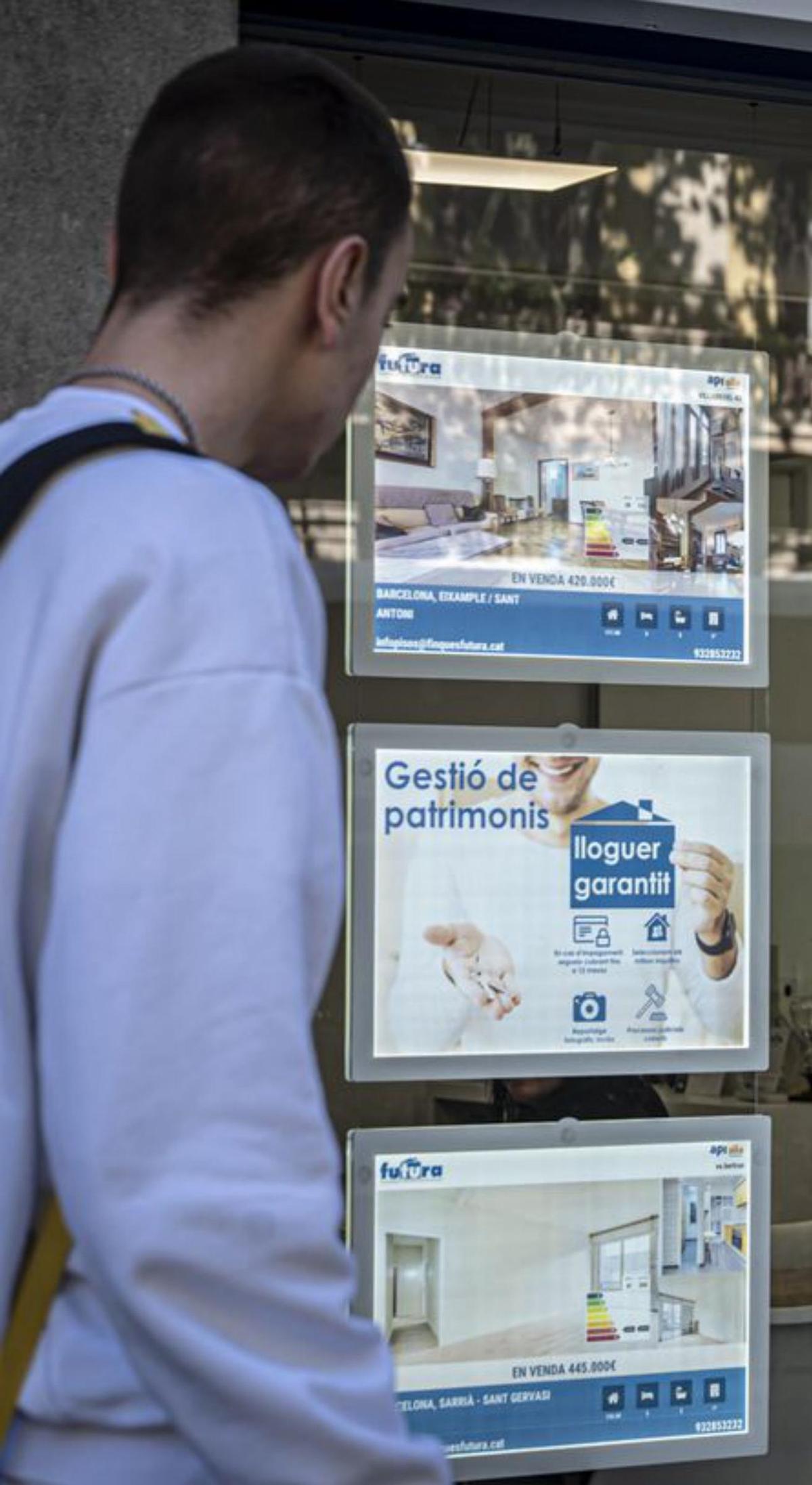 Set de cada deu immobiliàries rebutgen llogar a immigrants