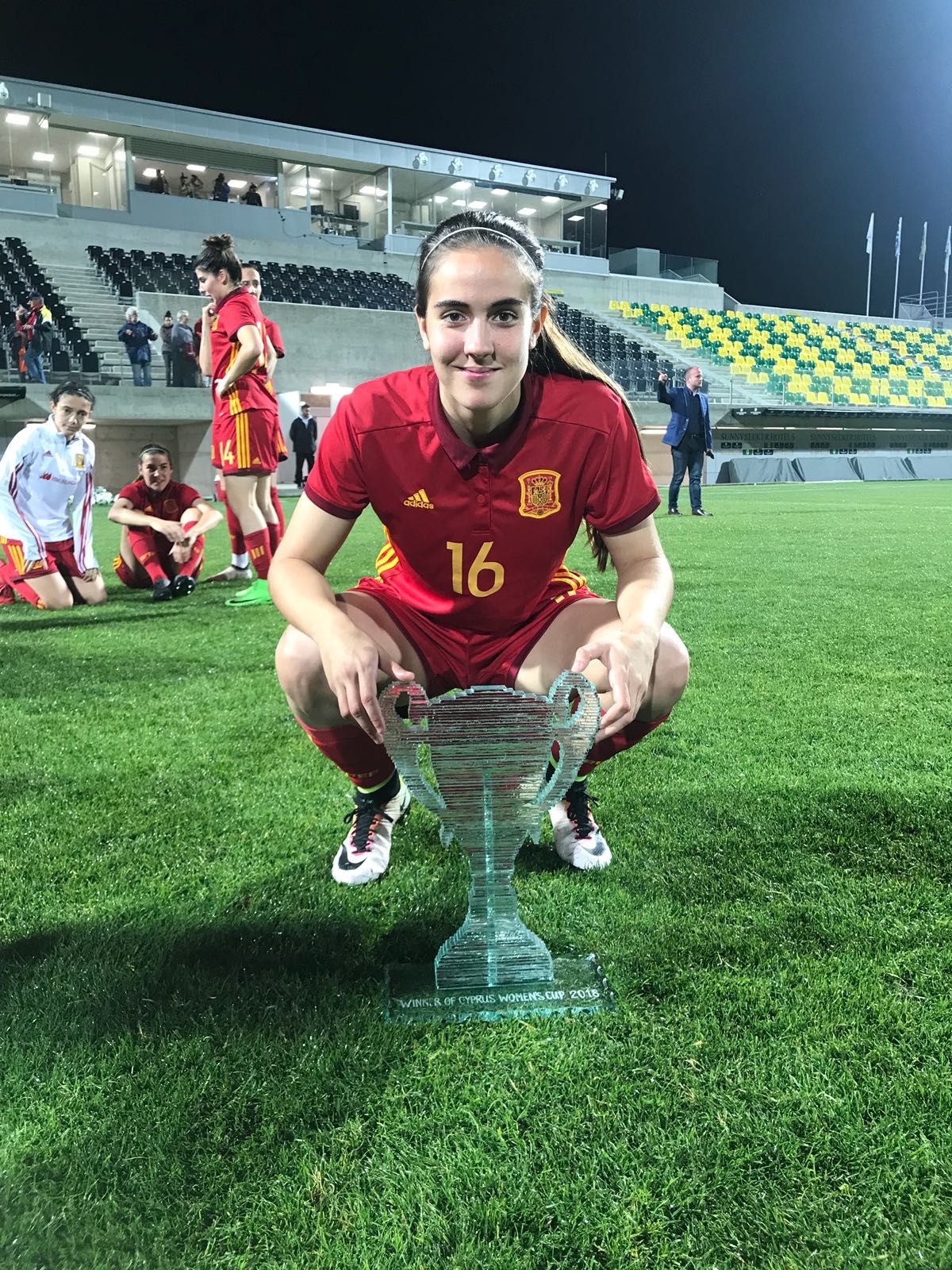 Rocío, tras ganar la Copa de Chipre, sus primeros partidos con la selección absoluta (2018)