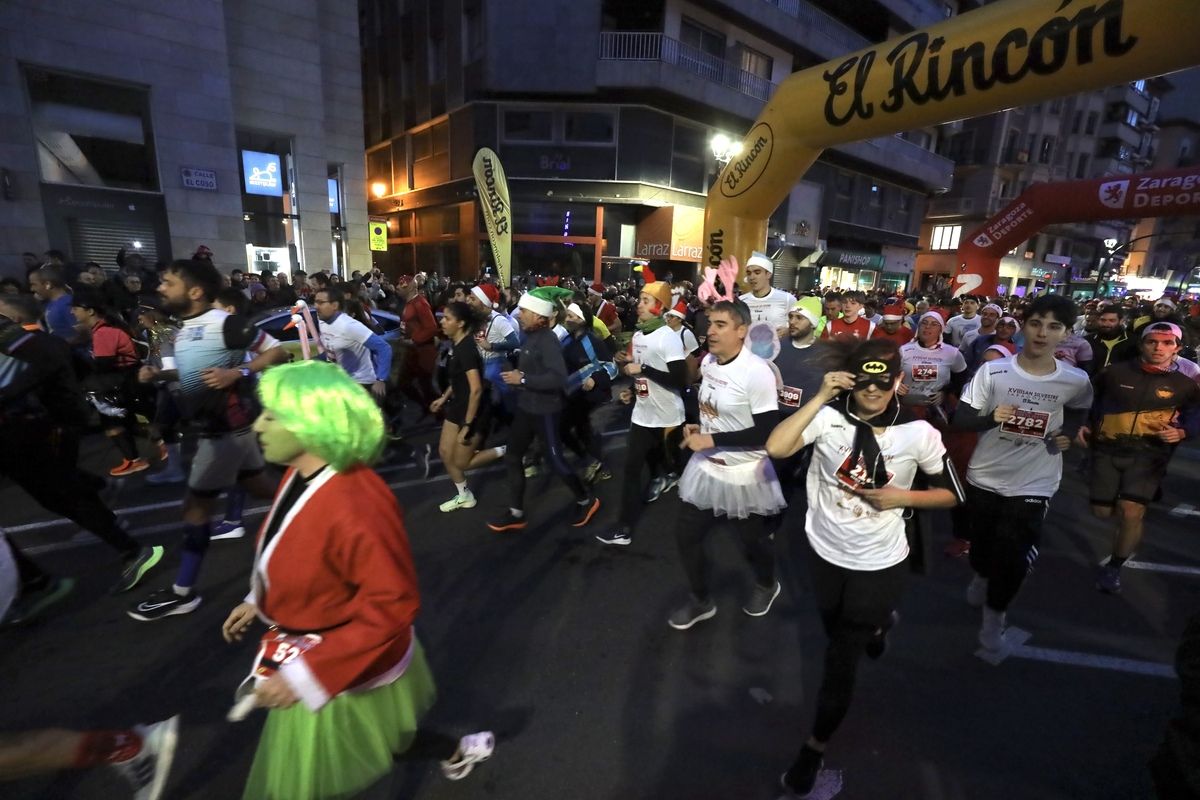 EN IMÁGENES | Zaragoza celebra su decimoctava edición de la San Silvestre