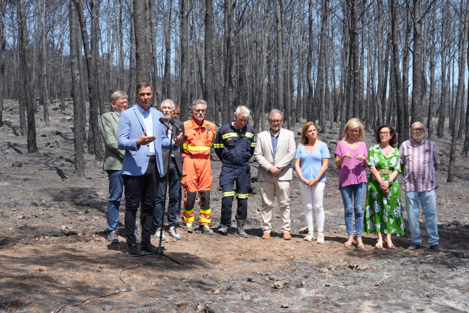 Las imágenes de la visita de Pedro Sánchez a la zona del incendio de Bejís