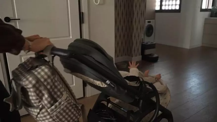 El 61% de los padres con bebés duerme cinco horas o menos al día