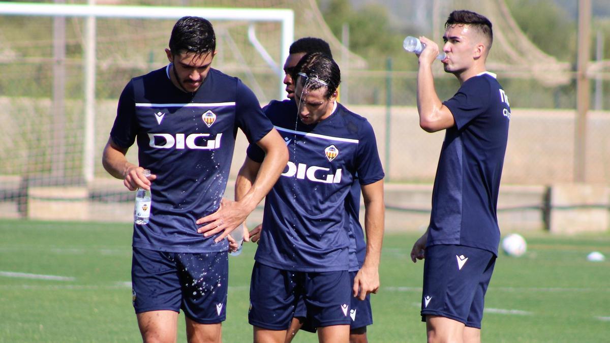 Los jugadores del Castellón, en la primera sesión preparatoria en Marina d'Or.