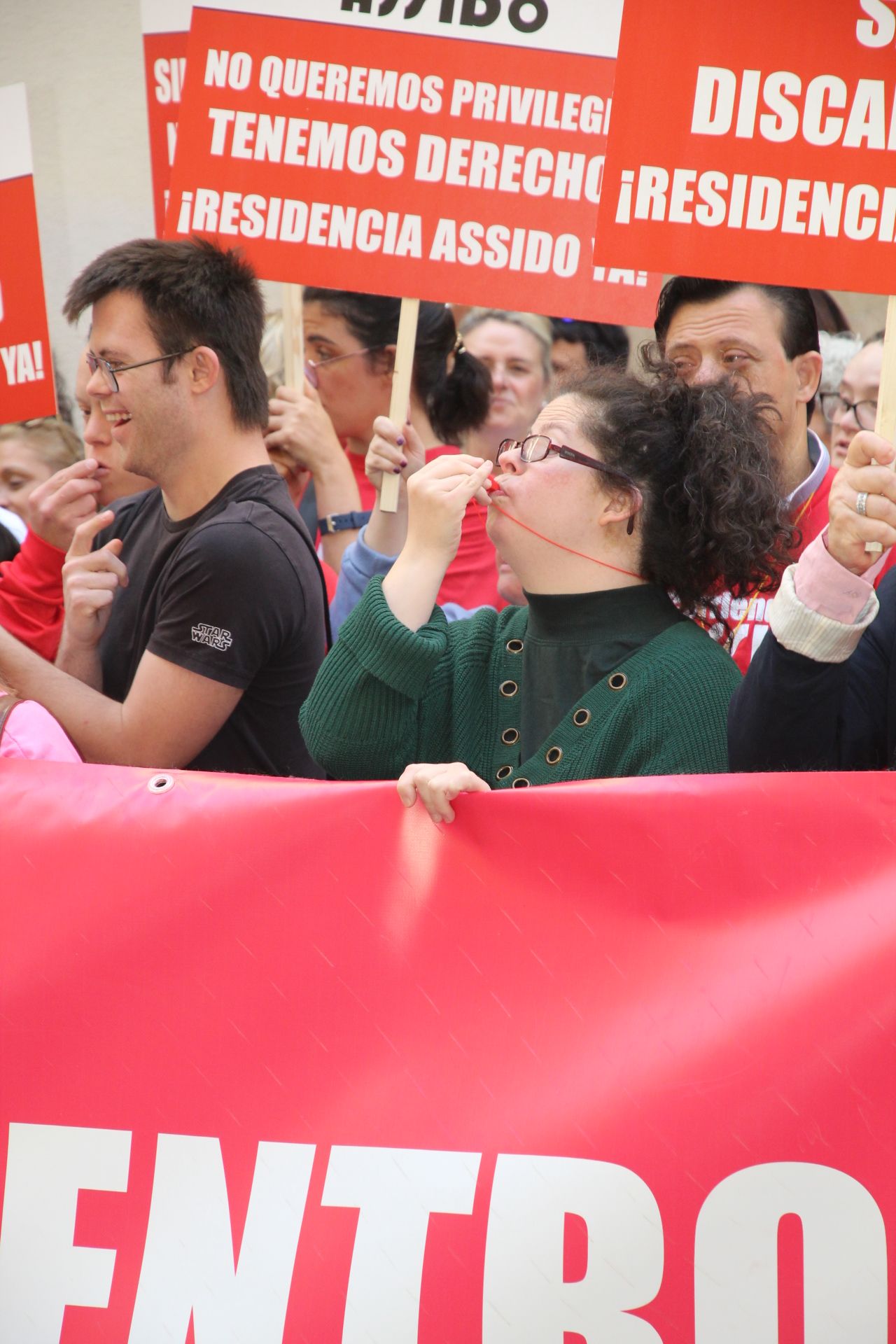 Concentración de Assido en Murcia ante la CHS