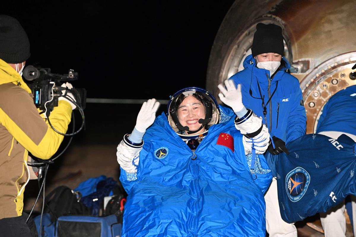 Regresan sanos y salvos los tres astronautas de la Estación Espacial China