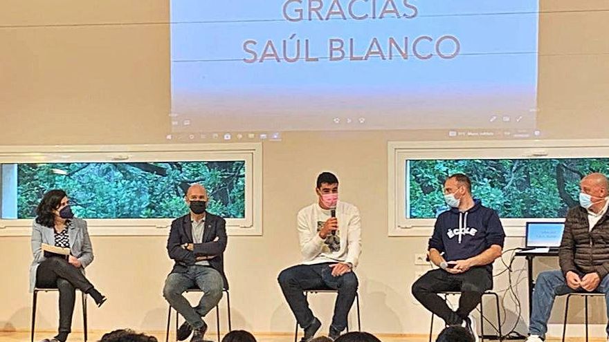 El colegio L’ Ecole rinde homenaje a Saúl Blanco