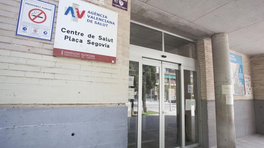 La séptima ola de covid deja récord de contagios y de hospitalizados desde la retirada de medidas