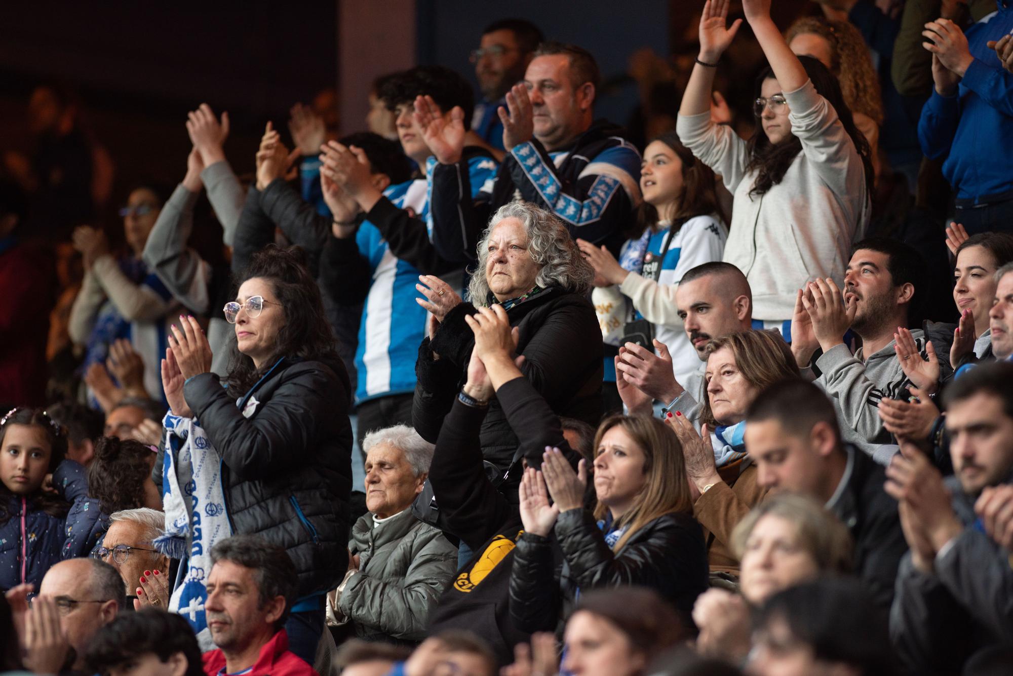 Casi 20.000 deportivistas disfrutan en Riazor con la victoria frente al Ceuta