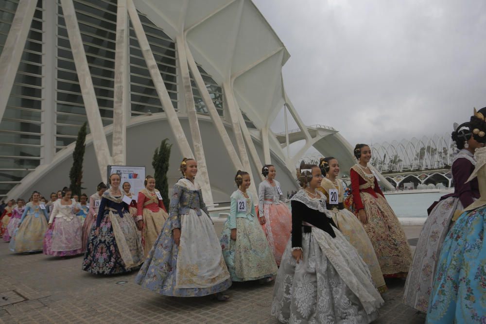 Las candidatas a Fallera Mayor Infantil visitan el Museo Príncipe Felipe