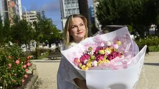 La abogada ucraniana que sorprende a A Coruña con ramos de azúcar hiperrealistas: “La gente cree que son naturales"